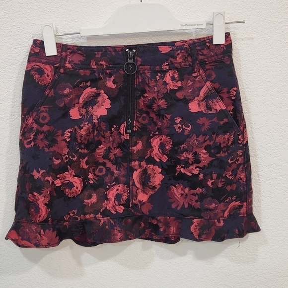 EXPRESS Women's Mini Skirt Red Blue Black Floral Ruffle Hem Zipper Size 2 - Picture 1 of 13